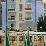 Cigno D'oro 3* Риччоне